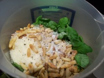 Basilikum Pesto - Rezept - Bild Nr. 3