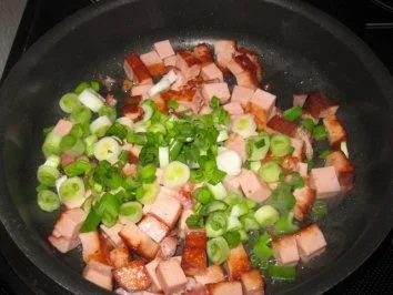 Rezept: Buntes scharfes Reispfännchen mit kleinen Quarknockeln Bild Nr. 2 Buntes scharfes Reispfännchen mit kleinen Quarknockeln - Rezept - Bild Nr. 2