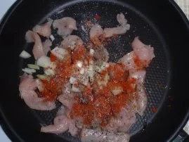 Hähnchenbruststreifen mit Paprikagemüse und Bratkartoffeln - Rezept - Bild Nr. 5