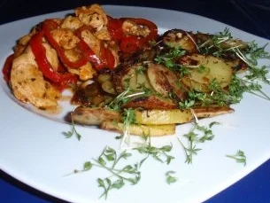 Hähnchenbruststreifen mit Paprikagemüse und Bratkartoffeln - Rezept - Bild Nr. 11