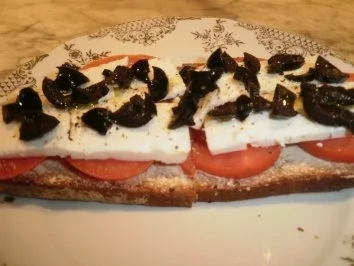 Rezept: Brotzeit/Snack "Kleiner Grieche" Bild Nr. 2 Brotzeit/Snack "Kleiner Grieche" - Rezept - Bild Nr. 2