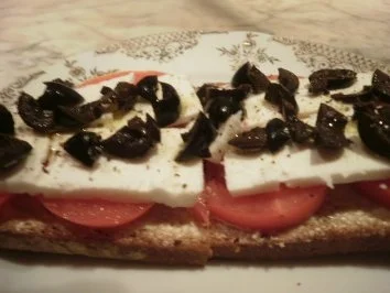 Rezept: Brotzeit/Snack "Kleiner Grieche" Brotzeit/Snack "Kleiner Grieche" - Rezept