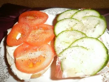 Rezept: Brotzeit/Snack "Genießer Brötchen" Bild Nr. 2 Brotzeit/Snack "Genießer Brötchen" - Rezept - Bild Nr. 2