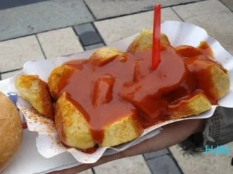 Rezept: Berliner Currywurst mit Currysauce und Brötchen Berliner Currywurst mit Currysauce und Brötchen - Rezept