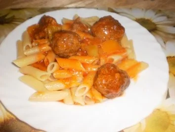 Izmir Köftesi ~ Köfte in Tomatensauce - Rezept