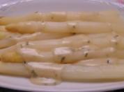 frischer Spargel mit Schnittlauchsauce - Rezept