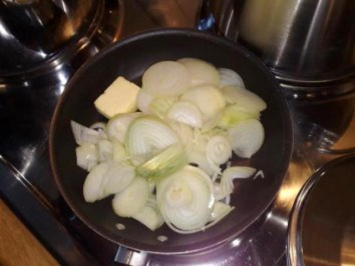 Sauerkraut Bauchfleisch Stampfkartoffeln Zwiebeln - einfach - von hsk2310