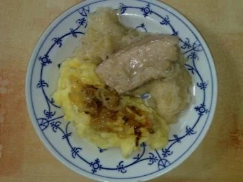 Rezept: Sauerkraut Bauchfleisch Stampfkartoffeln Zwiebeln Bild Nr. 9 Sauerkraut Bauchfleisch Stampfkartoffeln Zwiebeln - Rezept - Bild Nr. 9