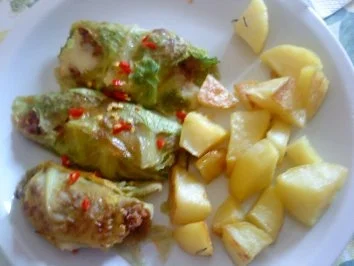 Rezept: Zwergi's Mini - Wirsingrouladen aus dem Backofen mit Rosmarinkartoffeln Zwergi's Mini - Wirsingrouladen aus dem Backofen mit Rosmarinkartoffeln - Rezept