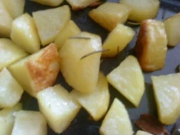 Rezept: Zwergi's Mini - Wirsingrouladen aus dem Backofen mit Rosmarinkartoffeln Bild Nr. 7 Zwergi's Mini - Wirsingrouladen aus dem Backofen mit Rosmarinkartoffeln - Rezept - Bild Nr. 7