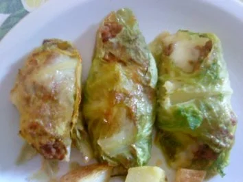 Rezept: Zwergi's Mini - Wirsingrouladen aus dem Backofen mit Rosmarinkartoffeln Bild Nr. 8 Zwergi's Mini - Wirsingrouladen aus dem Backofen mit Rosmarinkartoffeln - Rezept - Bild Nr. 8