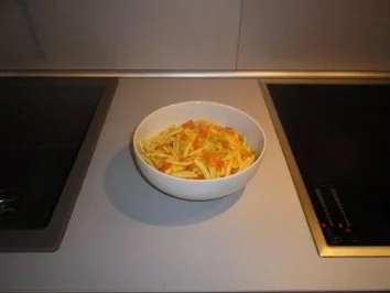 Nudeln in Gemüserahm - Sauce - Rezept