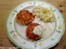 Lachs-Frikadellen mit Creme-fraiche-Dip - Rezept