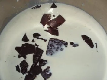 Rezept: Torte: Kirsch-Flockenschnitten - After Eight Bild Nr. 2 Torte: Kirsch-Flockenschnitten - After Eight - Rezept - Bild Nr. 2