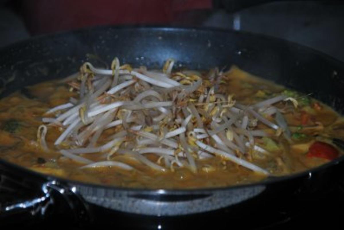 Gaeng Ped Gung - Rotes Thai-Curry mit Garnelen - Rezept - Bild Nr. 6