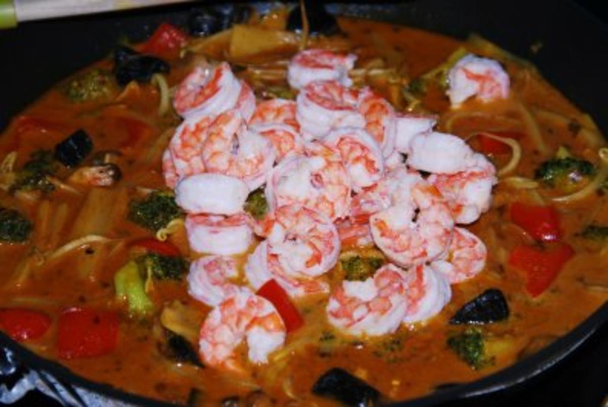 Gaeng Ped Gung - Rotes Thai-Curry mit Garnelen - Rezept - Bild Nr. 7