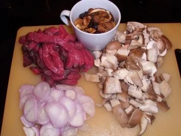 Fleisch: Boeuf Stroganoff auf Butternudeln - Rezept - Bild Nr. 3