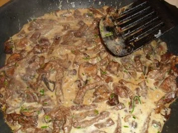 Fleisch: Boeuf Stroganoff auf Butternudeln - Rezept - Bild Nr. 7