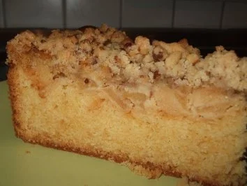 Rezept: Rührkuchen mit Apfel Nuss Marzipanhaube Bild Nr. 2 Rührkuchen mit Apfel Nuss Marzipanhaube - Rezept - Bild Nr. 2