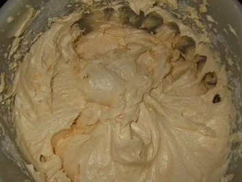 Rezept: Rührkuchen mit Apfel Nuss Marzipanhaube Bild Nr. 9 Rührkuchen mit Apfel Nuss Marzipanhaube - Rezept - Bild Nr. 9