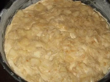 Rezept: Rührkuchen mit Apfel Nuss Marzipanhaube Bild Nr. 7 Rührkuchen mit Apfel Nuss Marzipanhaube - Rezept - Bild Nr. 7