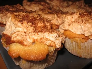 Rezept: Kokos-Ananas-Muffins Bild Nr. 4 Kokos-Ananas-Muffins - Rezept - Bild Nr. 4