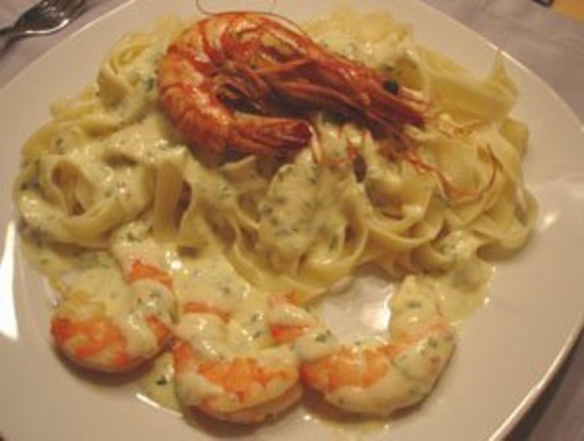 Black Tiger Prawns mit Tagliatelle und Kräutersauce - Rezept - kochbar.de