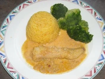 Seeteufel, gedünstet mit Brokkoli und Kurkuma-Reis - Rezept