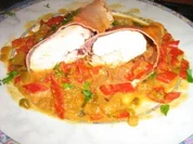 Hähnchenbrüstchen - Helene, im Schinkenmantel auf Paprikagemüse - Rezept