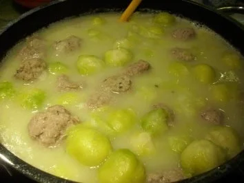 Rezept: Teufelchens Rosenkohl mit Koriander-Hack-Bällchen Bild Nr. 4 Teufelchens Rosenkohl mit Koriander-Hack-Bällchen - Rezept - Bild Nr. 4