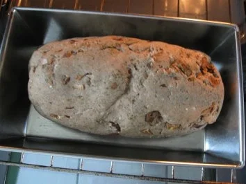 Sauerbrotteig mit Steinpilzen und Kräutern - Rezept - Bild Nr. 2