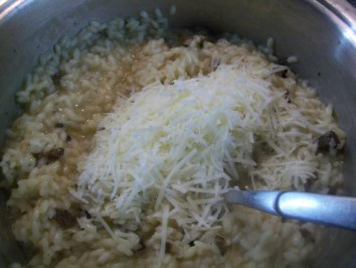 Supreme von der Maispoularde auf Morchelrisotto - Rezept - Bild Nr. 3