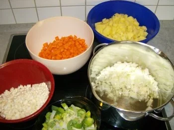 Rezept: Kartoffelsuppe ala Moni Bild Nr. 3 Kartoffelsuppe ala Moni - Rezept - Bild Nr. 3