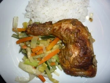 Huhn unter Senfkruste mit Mischgemüse und Reis - Rezept