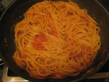 Spaghetti, Kapern, Sardellen, Pecorino und mehr... - Rezept - Bild Nr. 5