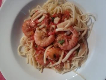 Spaghetti Frutti de mare hot and spicy - Rezept