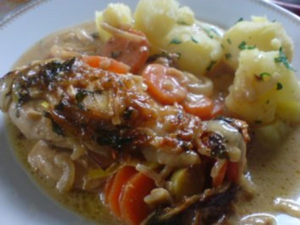 Hähnchenbrüste in sahniger Gemüse-Soße - Rezept - kochbar.de
