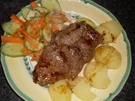 Rindersteak mit Kartoffelscheiben  .... - Rezept