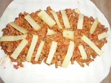 Pizzarollo mit Pfifferlingen gefüllt - Rezept - Bild Nr. 5