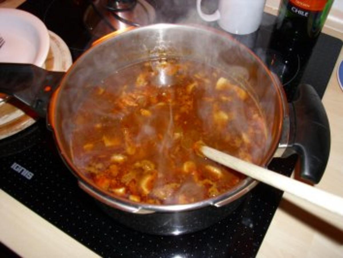 Rehgulasch mit Rehgulasch und Champignons - Rezept mit Bild - kochbar.de