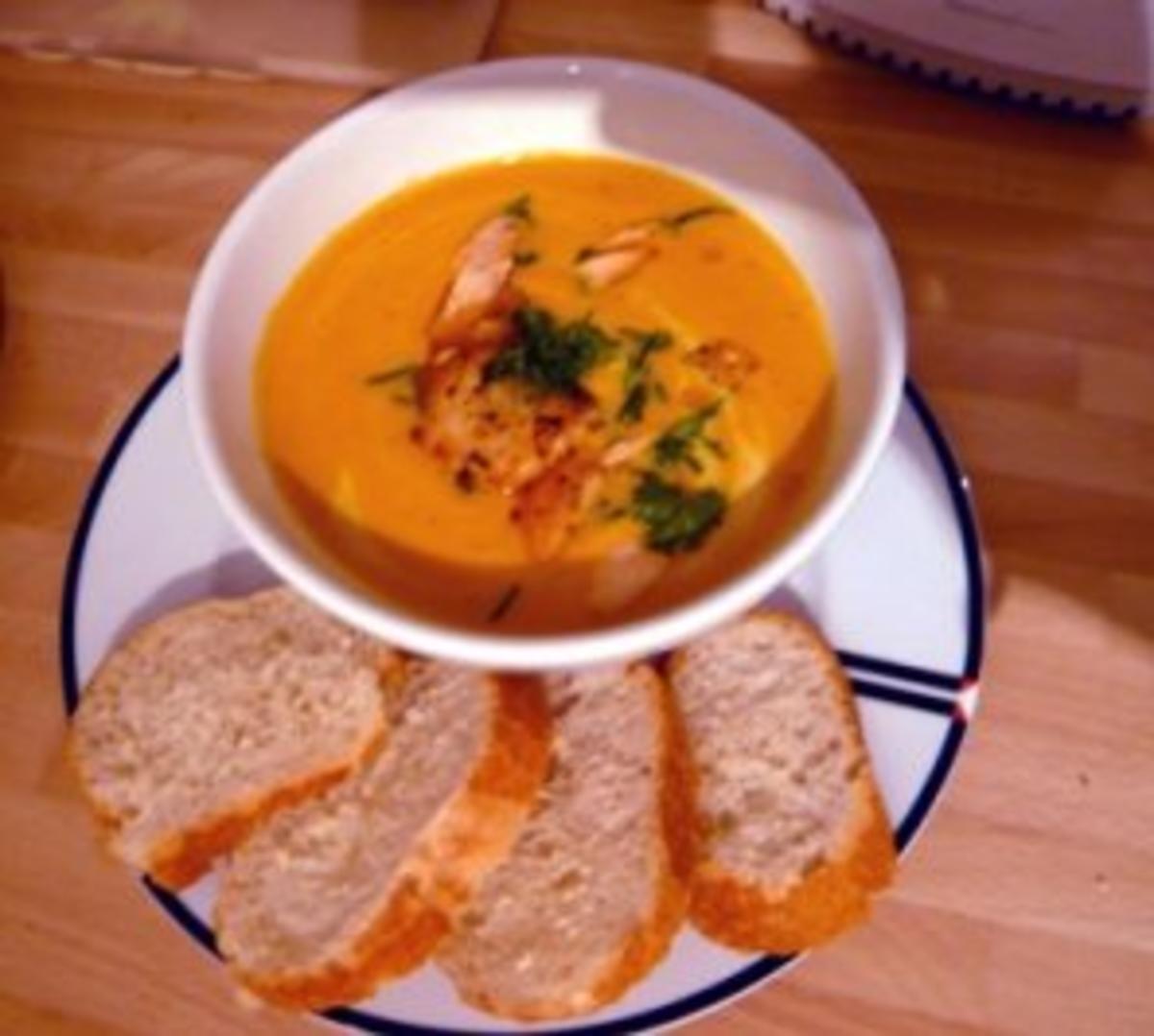 Möhren Chilli Rahm Suppe mit gebratenen Riesengarnelen oder (Räucher) Lachsstreifen - Rezept