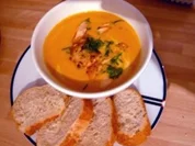 Möhren Chilli Rahm Suppe mit gebratenen Riesengarnelen oder (Räucher) Lachsstreifen - Rezept