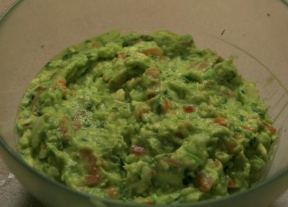 Guacamole mit Hass-Avocado und Zwiebel - Rezept Eingereicht von Kolibris