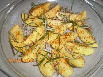 Überbackene Zwiebelkoteletts mit Kartoffelspalten - Rezept - Bild Nr. 7