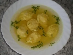 Rezept: Grießnockerlsuppe Grießnockerlsuppe - Rezept