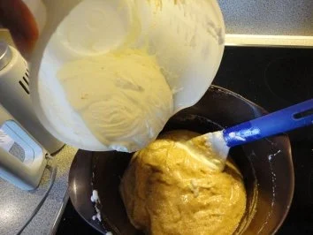 Eis: Amaretti - Rosen - Parfait mit Portweinäpfeln - Rezept - Bild Nr. 5