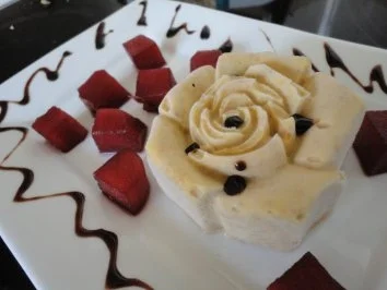 Eis: Amaretti - Rosen - Parfait mit Portweinäpfeln - Rezept - Bild Nr. 10