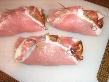 Rezept: Mediterane Schweineröllchen auf Pfannengemüse Bild Nr. 5 Mediterane Schweineröllchen auf Pfannengemüse - Rezept - Bild Nr. 5