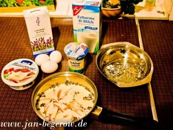 Lavendelcreme mit karamelliesierten Pflaumen - Rezept - Bild Nr. 3