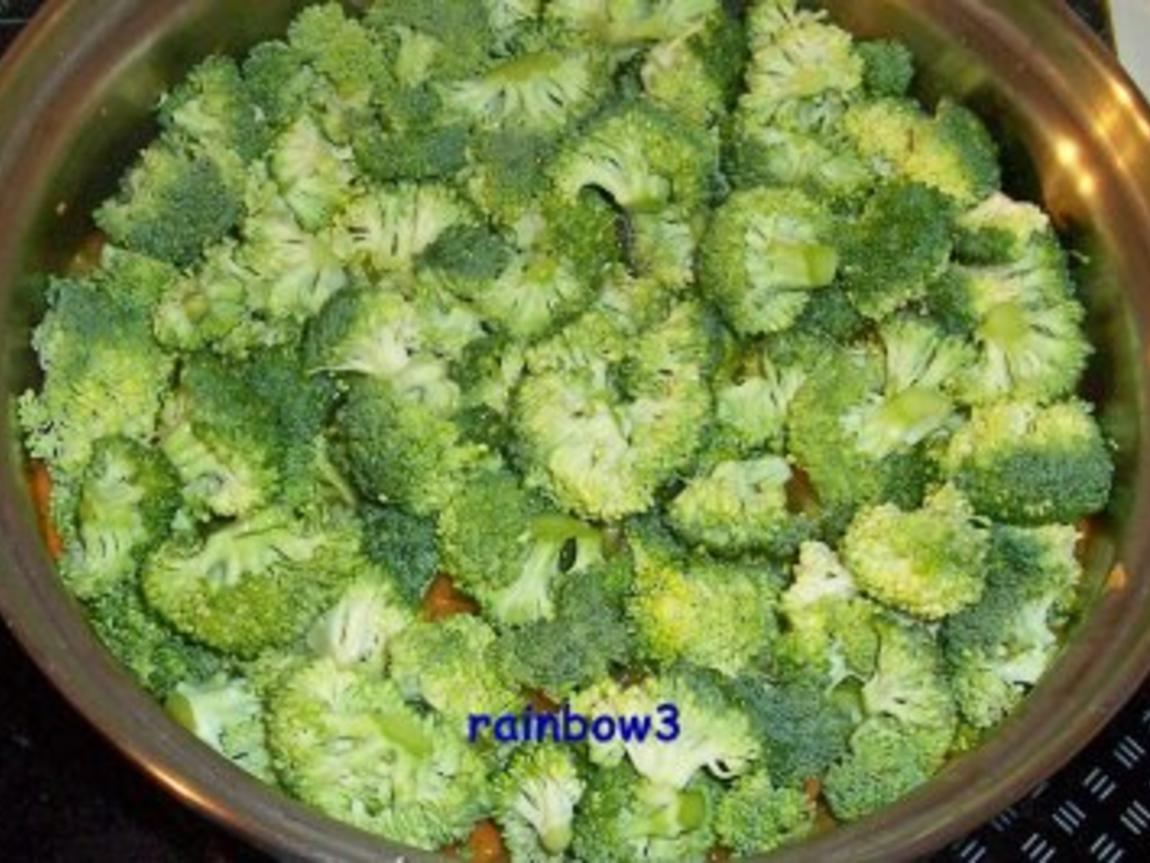 Kochen: Broccoli-Möhren-Gemüse mit Crème fraiche - Rezept - kochbar.de